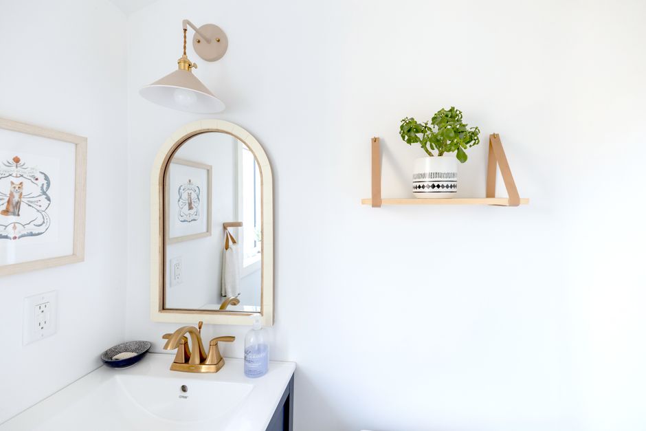 Medio baño con mueble suspendido